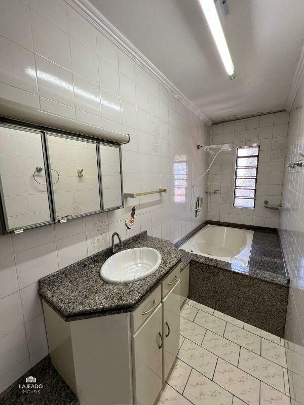 Casa à venda com 4 quartos, 172m² - Foto 12