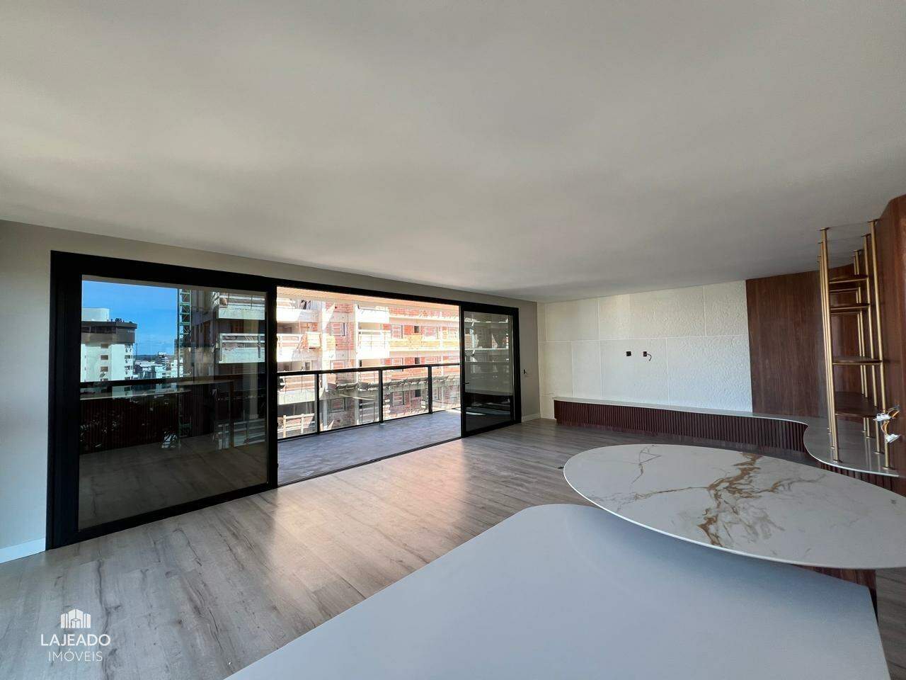 Apartamento à venda com 3 quartos, 167m² - Foto 8