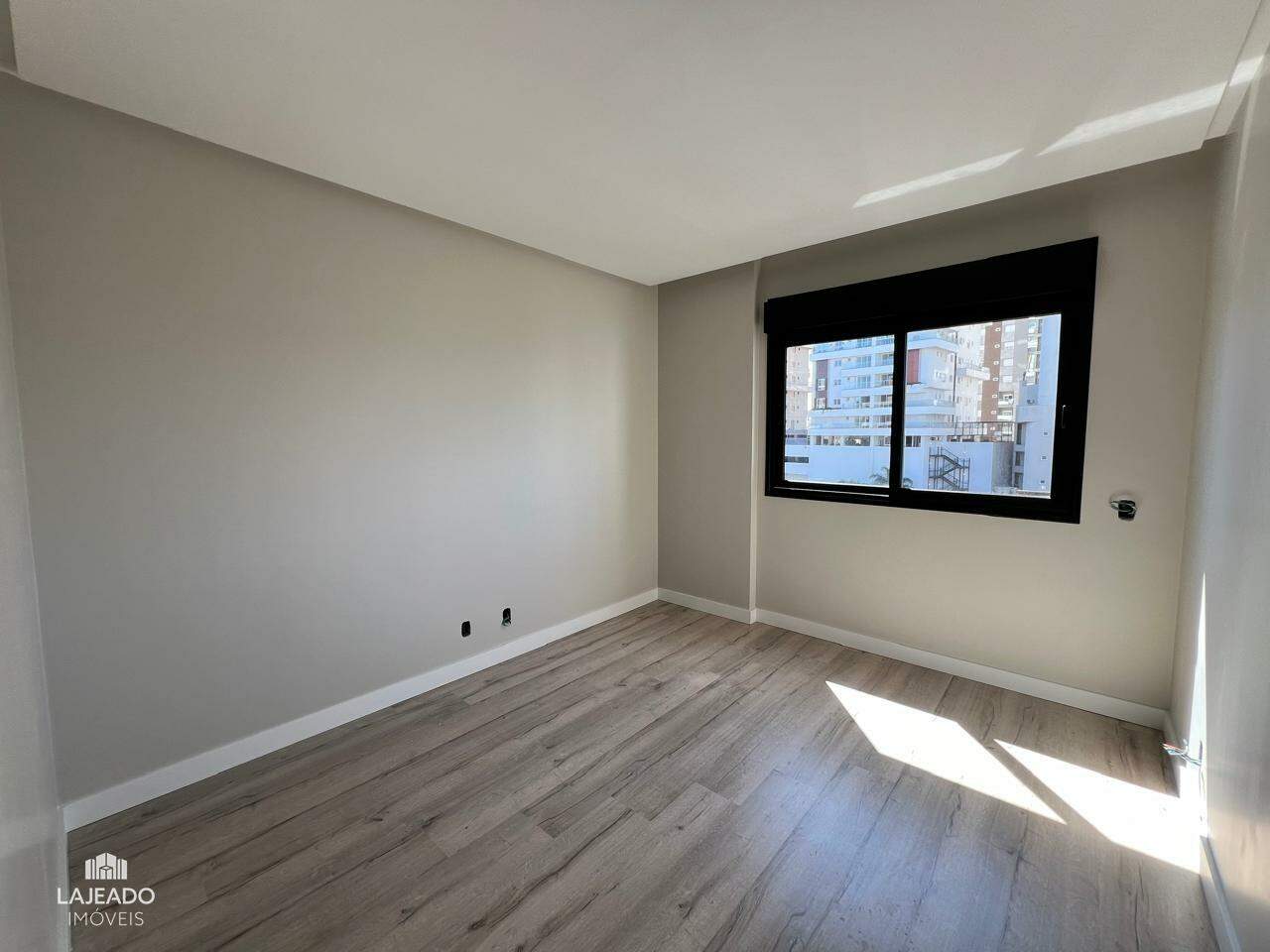 Apartamento à venda com 3 quartos, 167m² - Foto 19