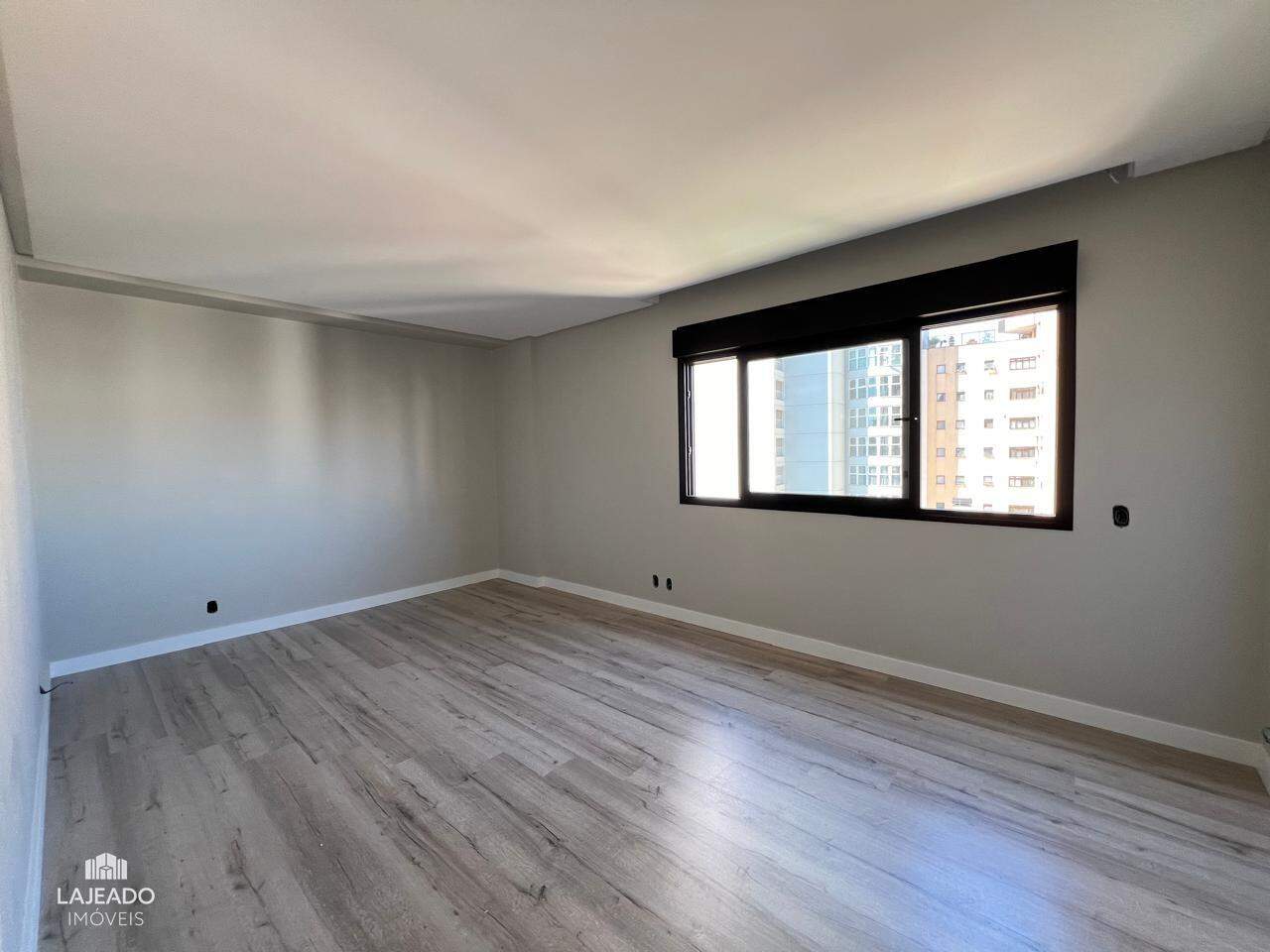 Apartamento à venda com 3 quartos, 167m² - Foto 13