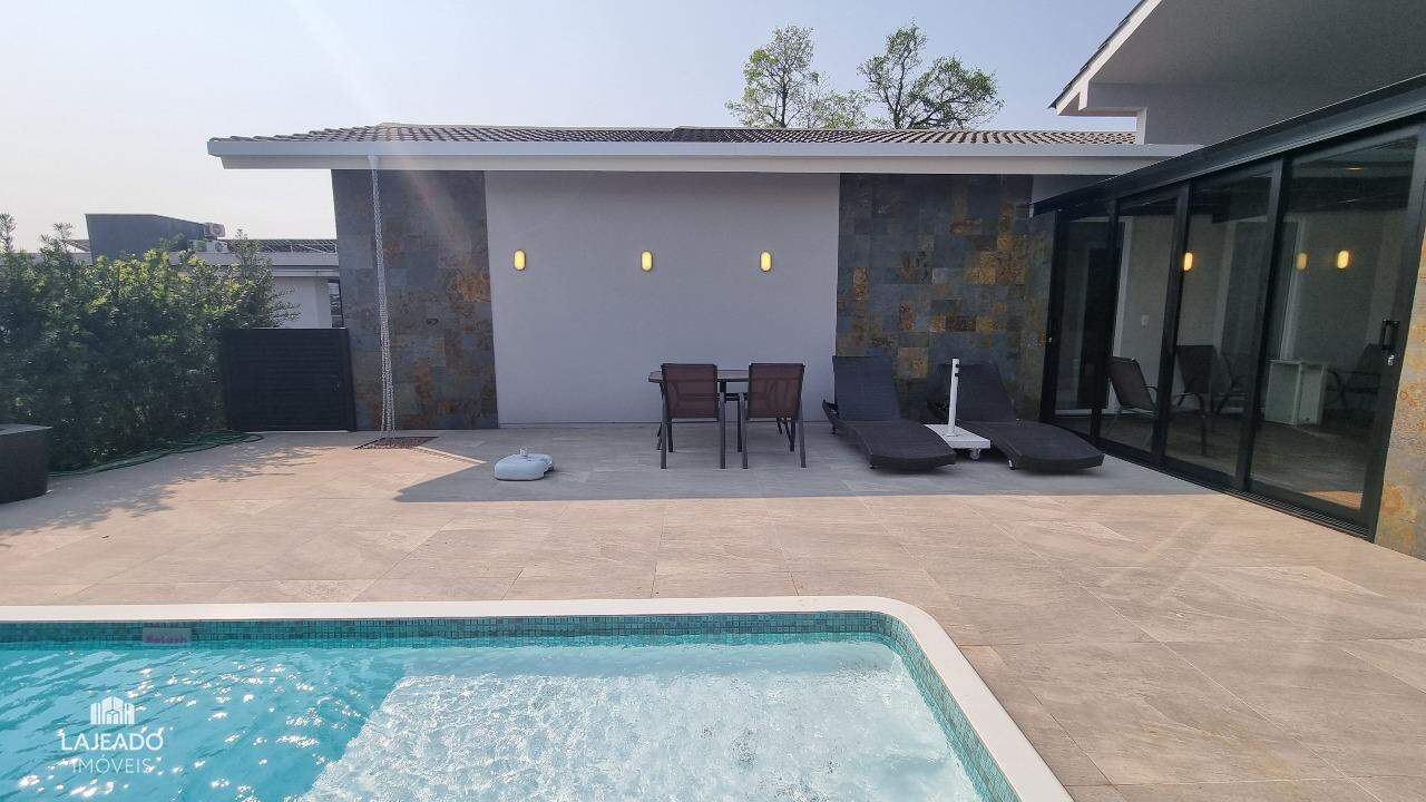 Casa de Condomínio à venda com 3 quartos, 202m² - Foto 17