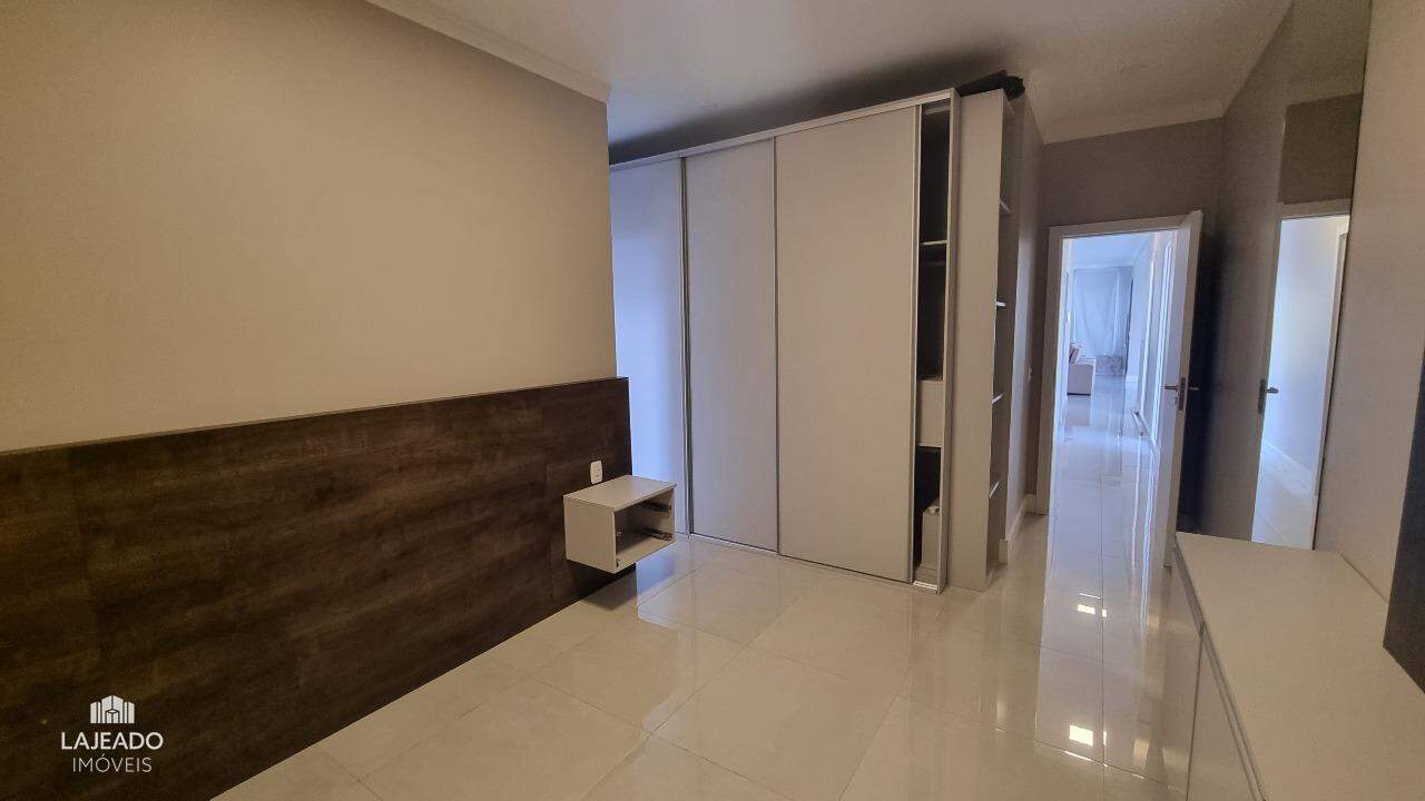 Casa de Condomínio à venda com 3 quartos, 202m² - Foto 9