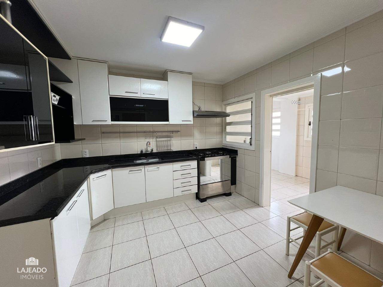 Apartamento à venda com 3 quartos, 141m² - Foto 6