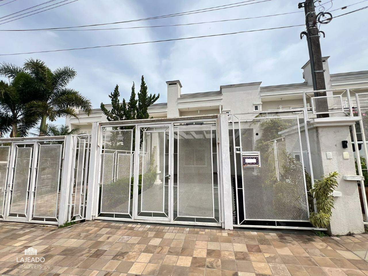 Sobrado à venda com 3 quartos, 148m² - Foto 1