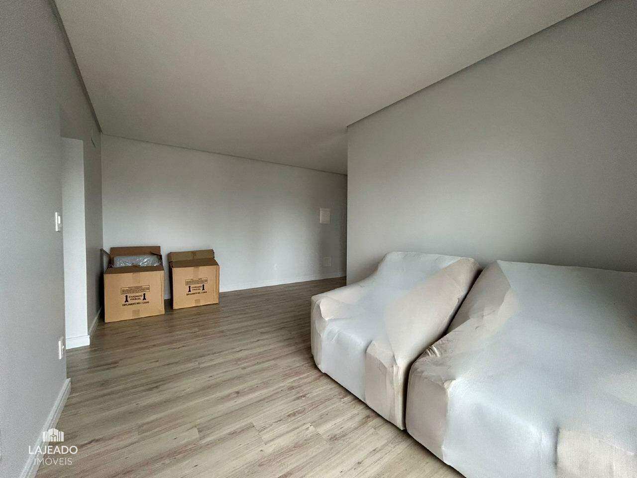 Apartamento para alugar com 2 quartos, 73m² - Foto 4