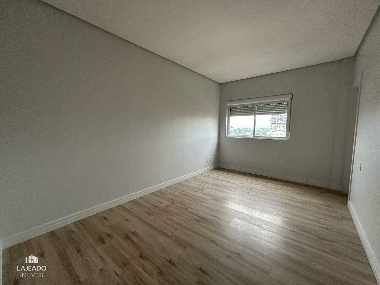 Apartamento para alugar com 2 quartos, 87m² - Foto 11