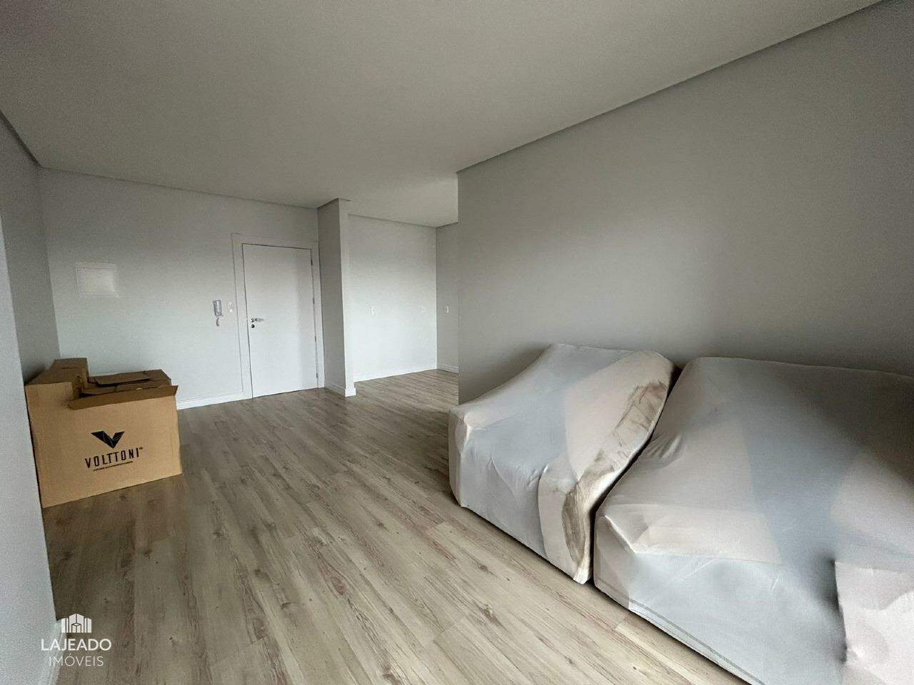 Apartamento para alugar com 2 quartos, 75m² - Foto 4