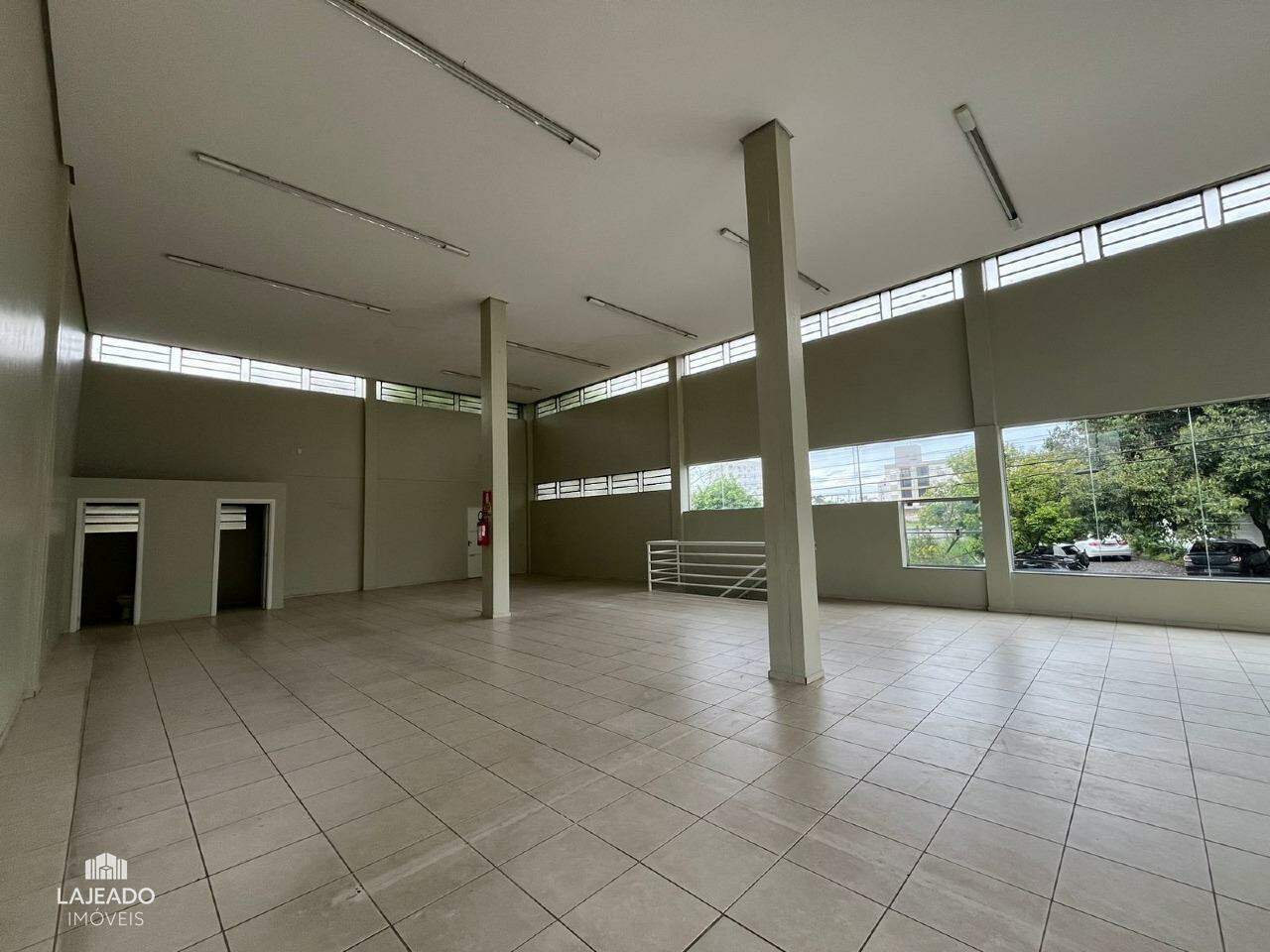 Loja-Salão para alugar, 182m² - Foto 2