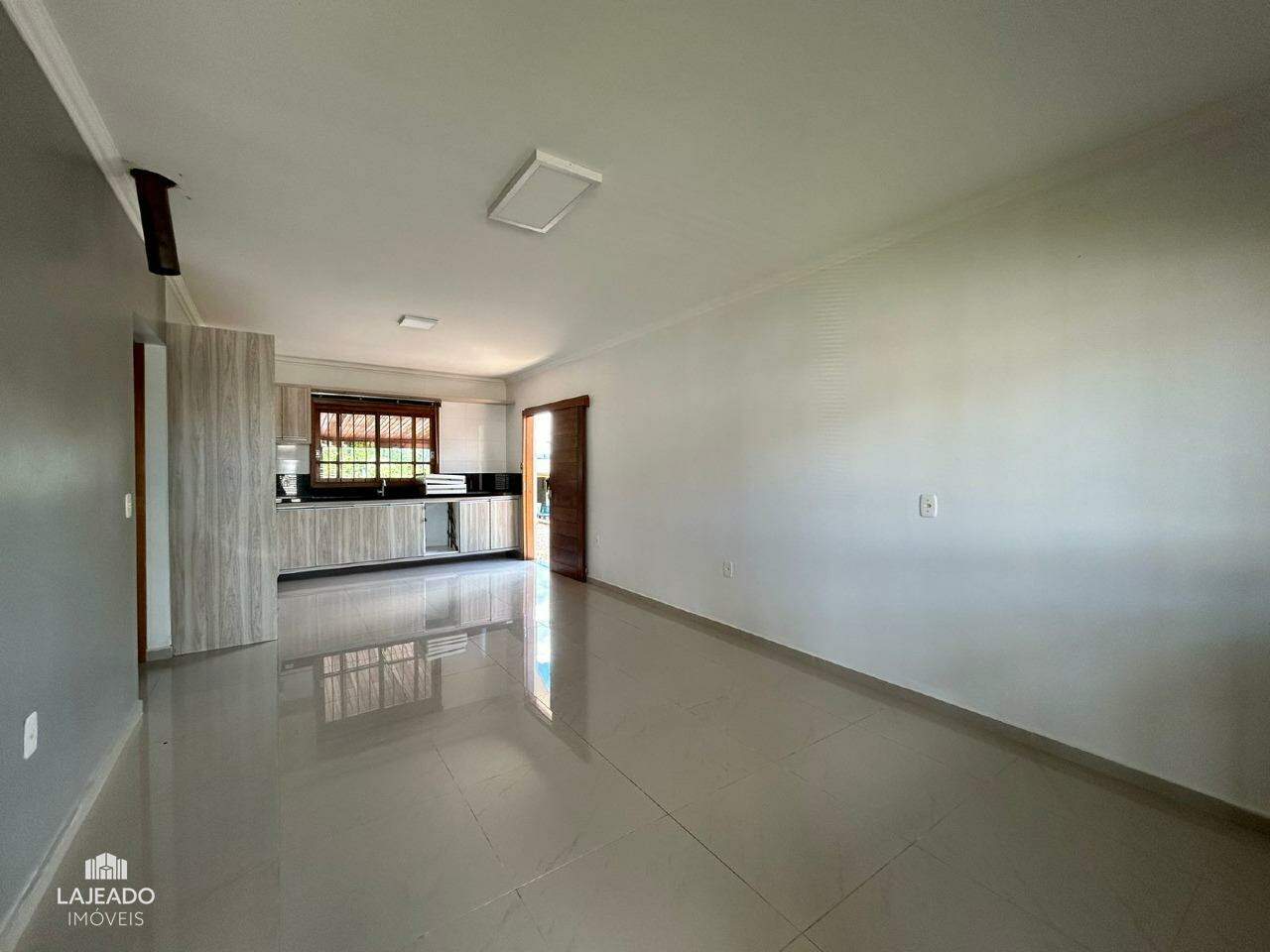 Casa para alugar com 2 quartos, 69m² - Foto 2