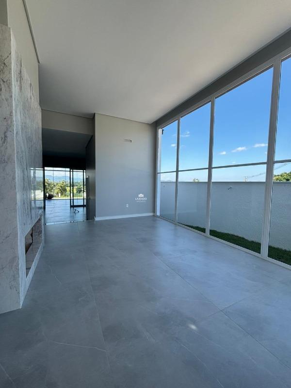 Casa à venda no Carneiros: 