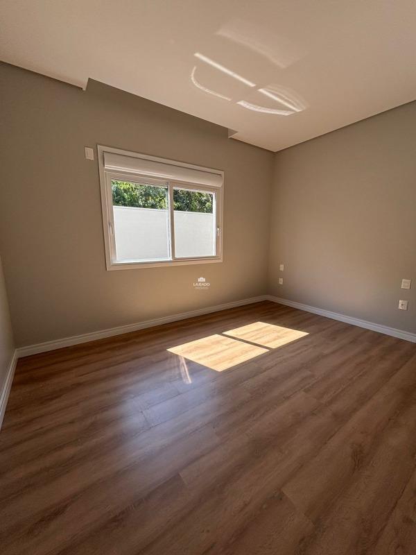 Casa à venda no Carneiros: 