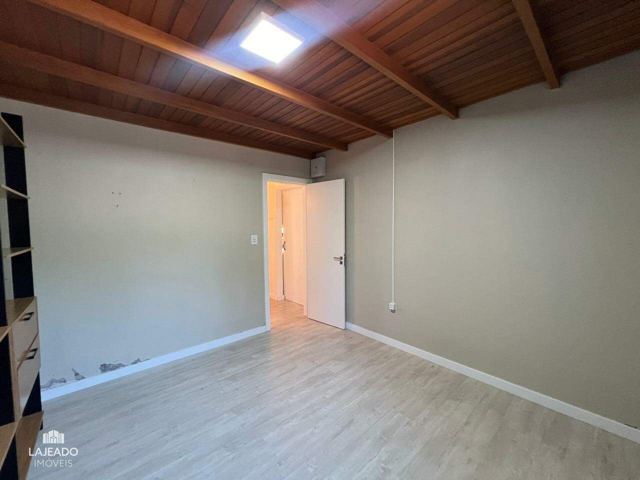 Casa à venda com 3 quartos, 170m² - Foto 14