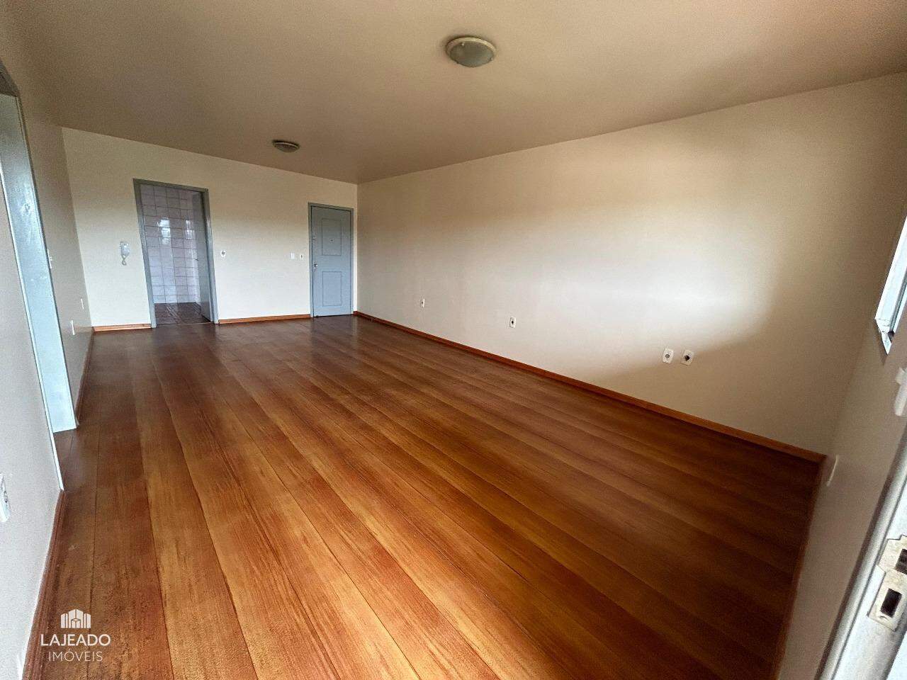 Apartamento para alugar com 2 quartos, 70m² - Foto 3