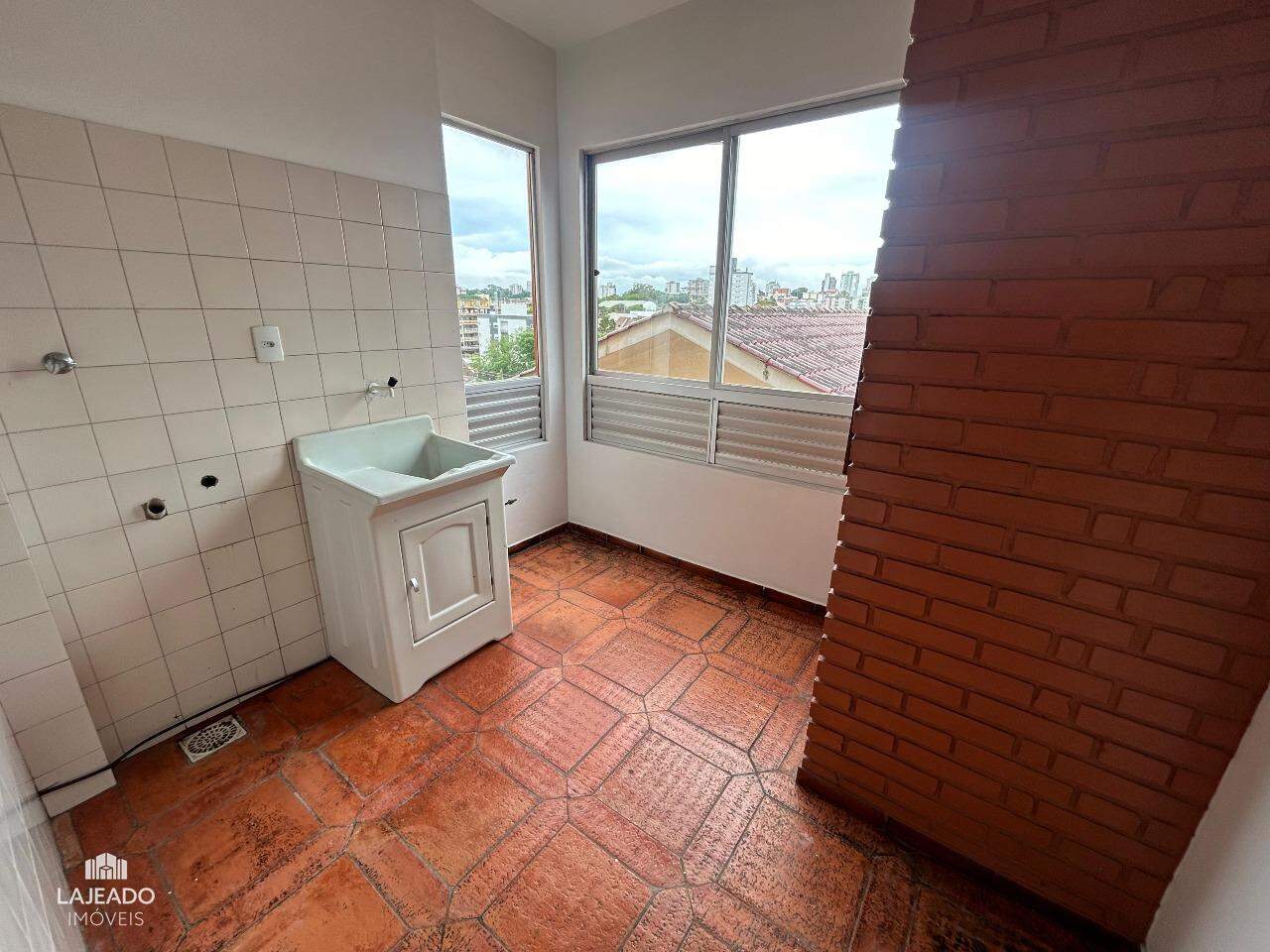 Apartamento para alugar com 2 quartos, 70m² - Foto 5