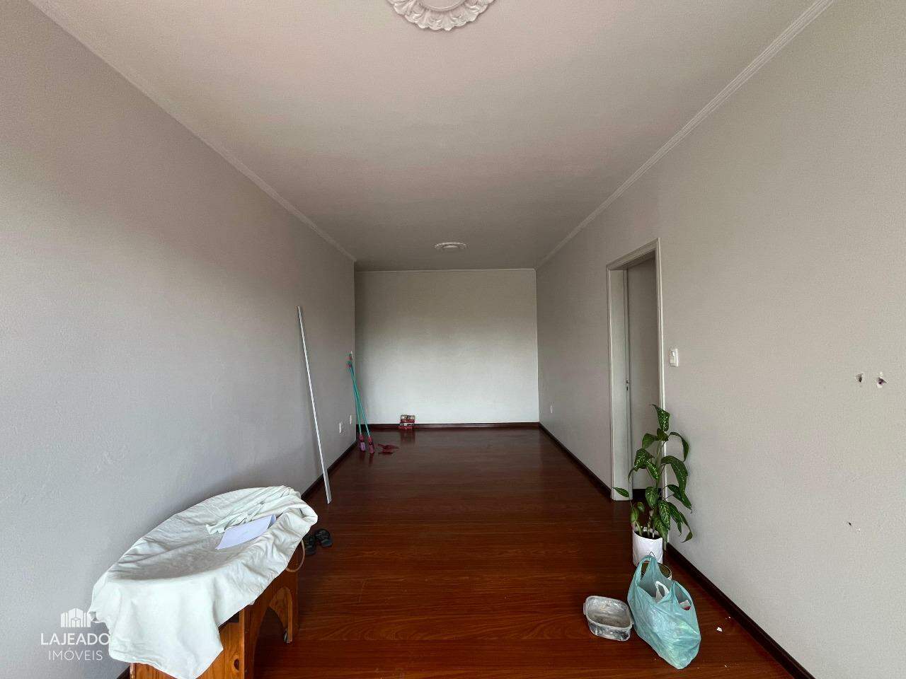 Apartamento para alugar com 3 quartos, 87m² - Foto 3