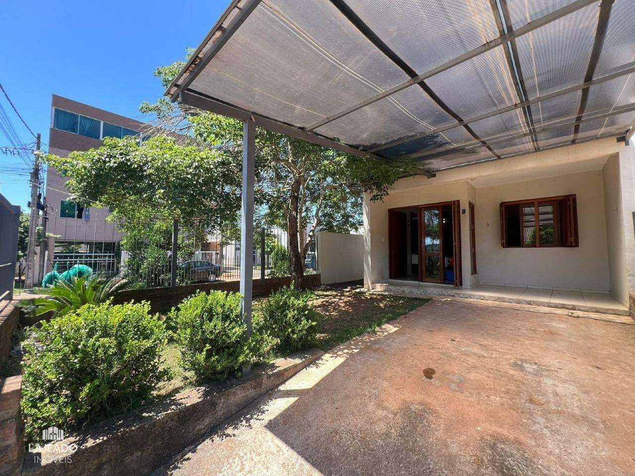 Casa à venda com 2 quartos, 69m² - Foto 1