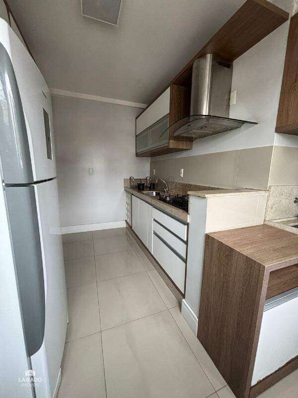 Apartamento à venda com 2 quartos, 87m² - Foto 7