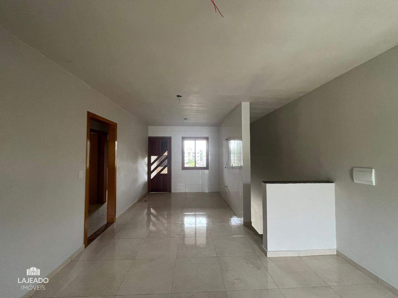 Casa à venda com 2 quartos, 150m² - Foto 2