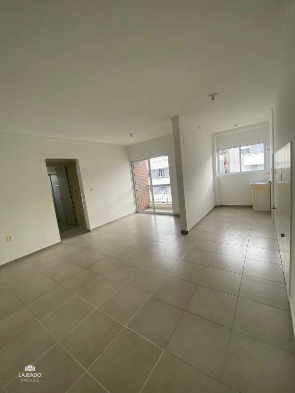 Apartamento à venda com 2 quartos, 57m² - Foto 3