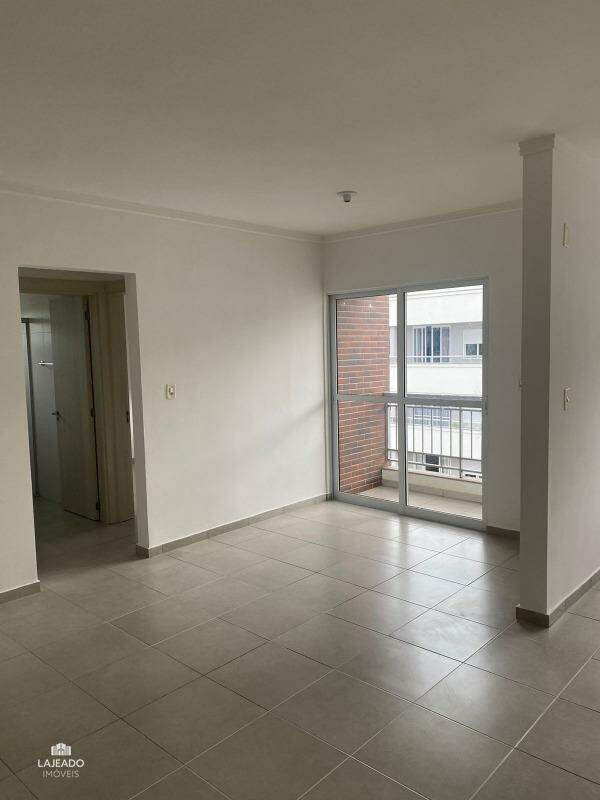 Apartamento à venda com 2 quartos, 57m² - Foto 2