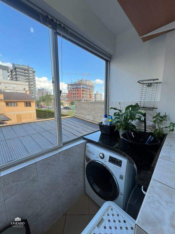 Apartamento à venda com 2 quartos, 75m² - Foto 17