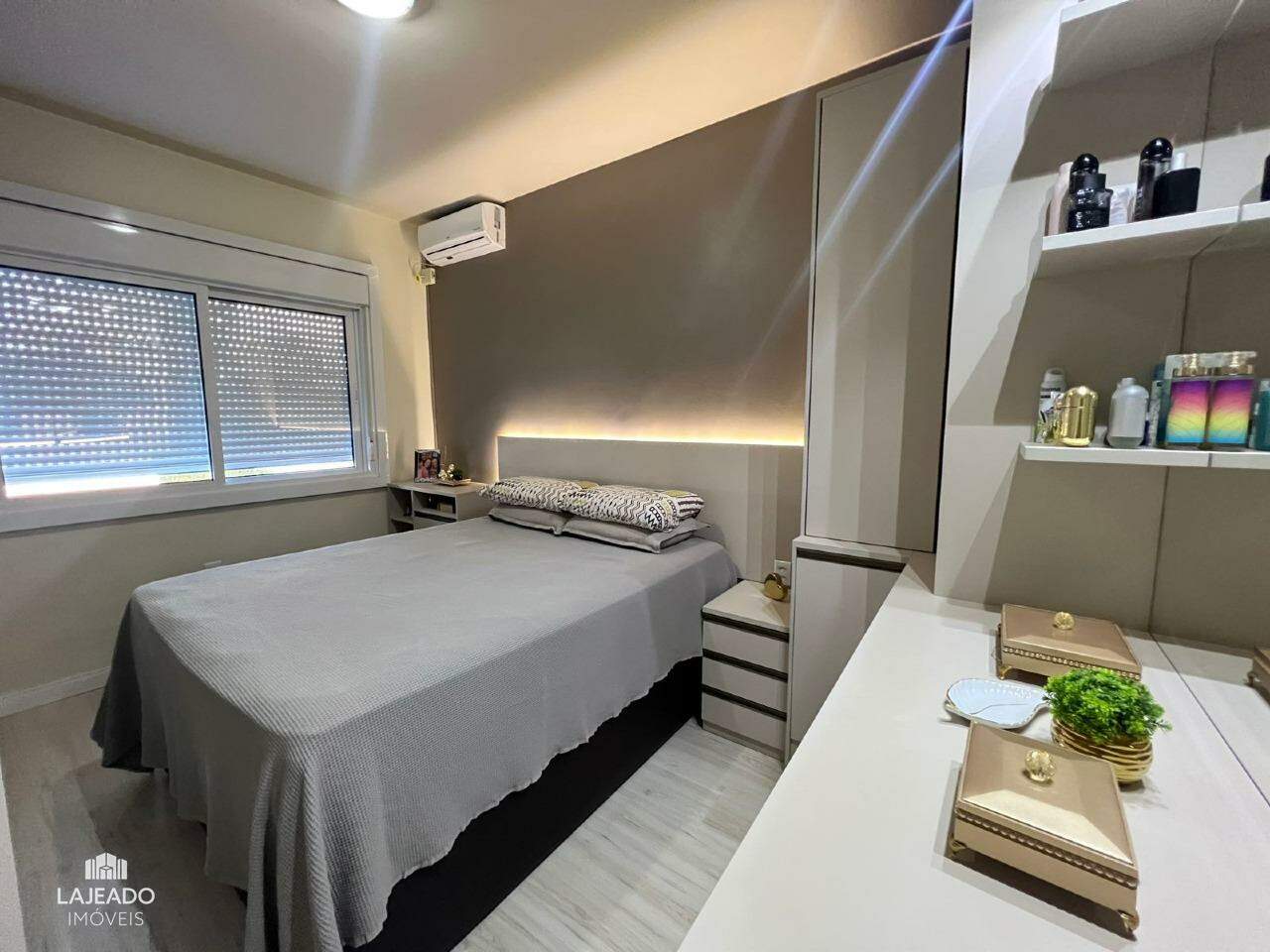 Apartamento à venda com 2 quartos, 75m² - Foto 18