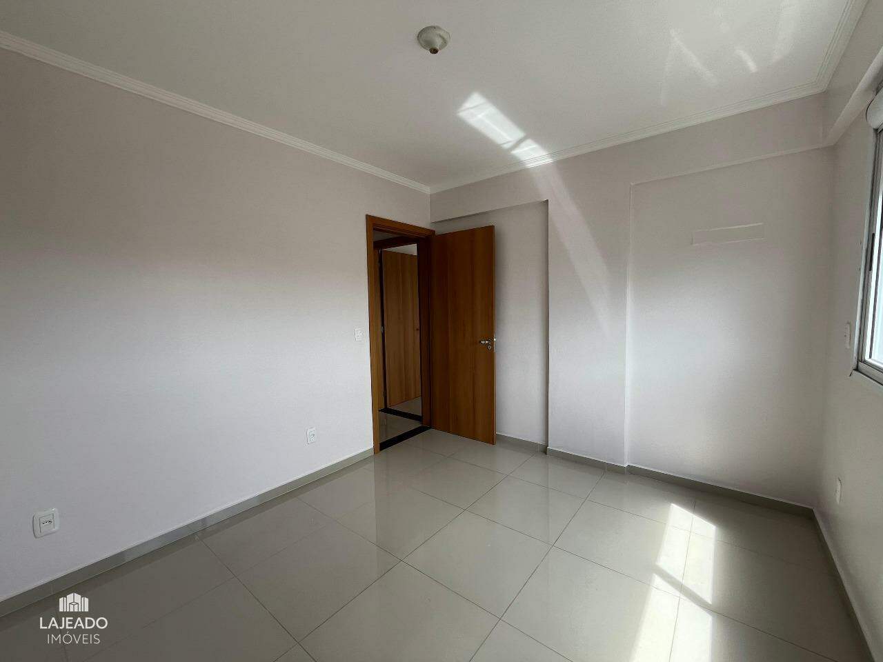 Apartamento para alugar com 2 quartos, 70m² - Foto 8