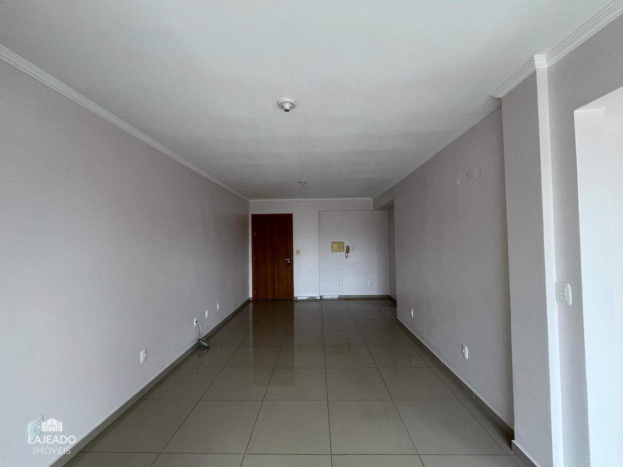 Apartamento para alugar com 2 quartos, 70m² - Foto 3