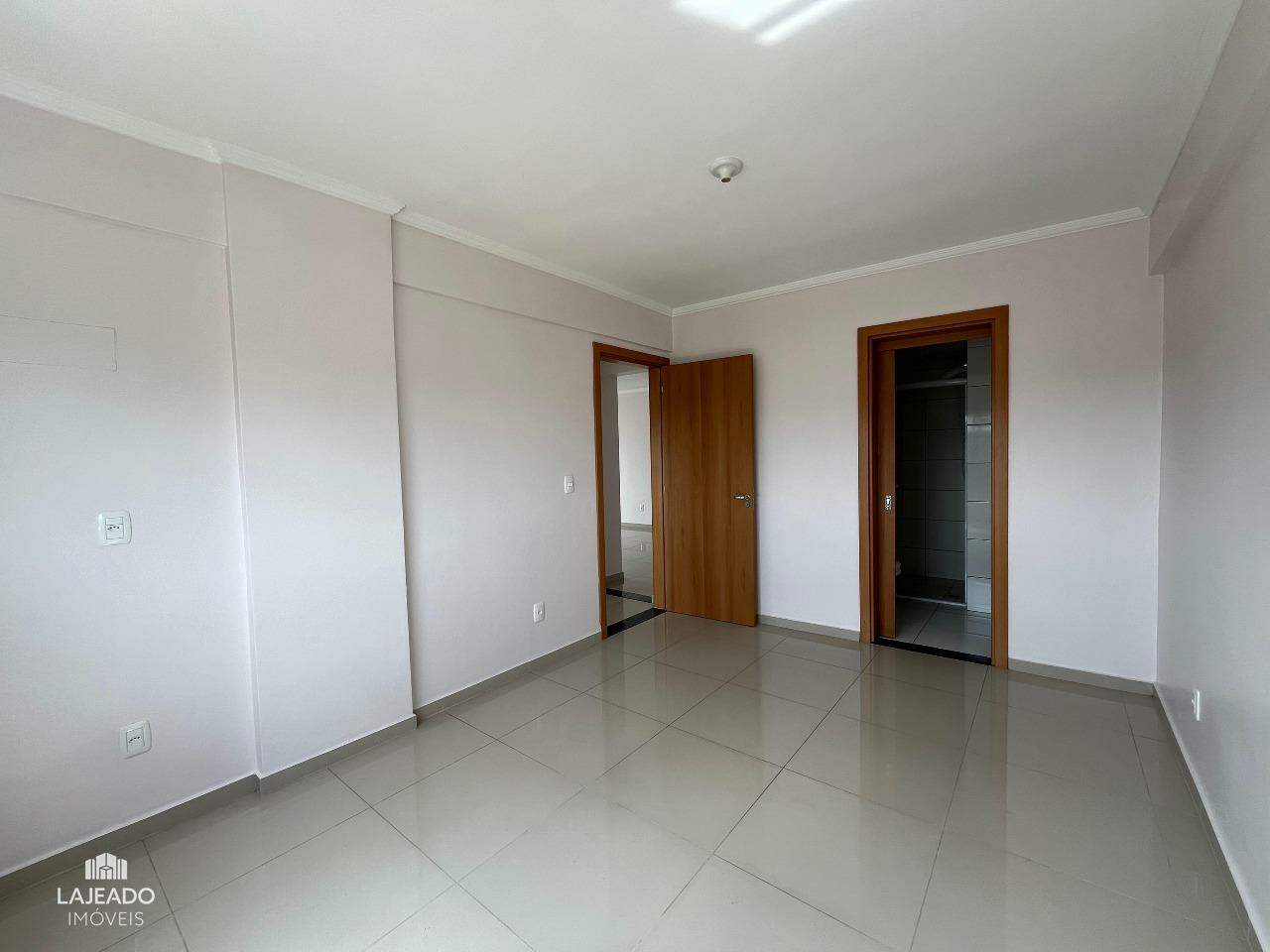 Apartamento para alugar com 2 quartos, 70m² - Foto 11