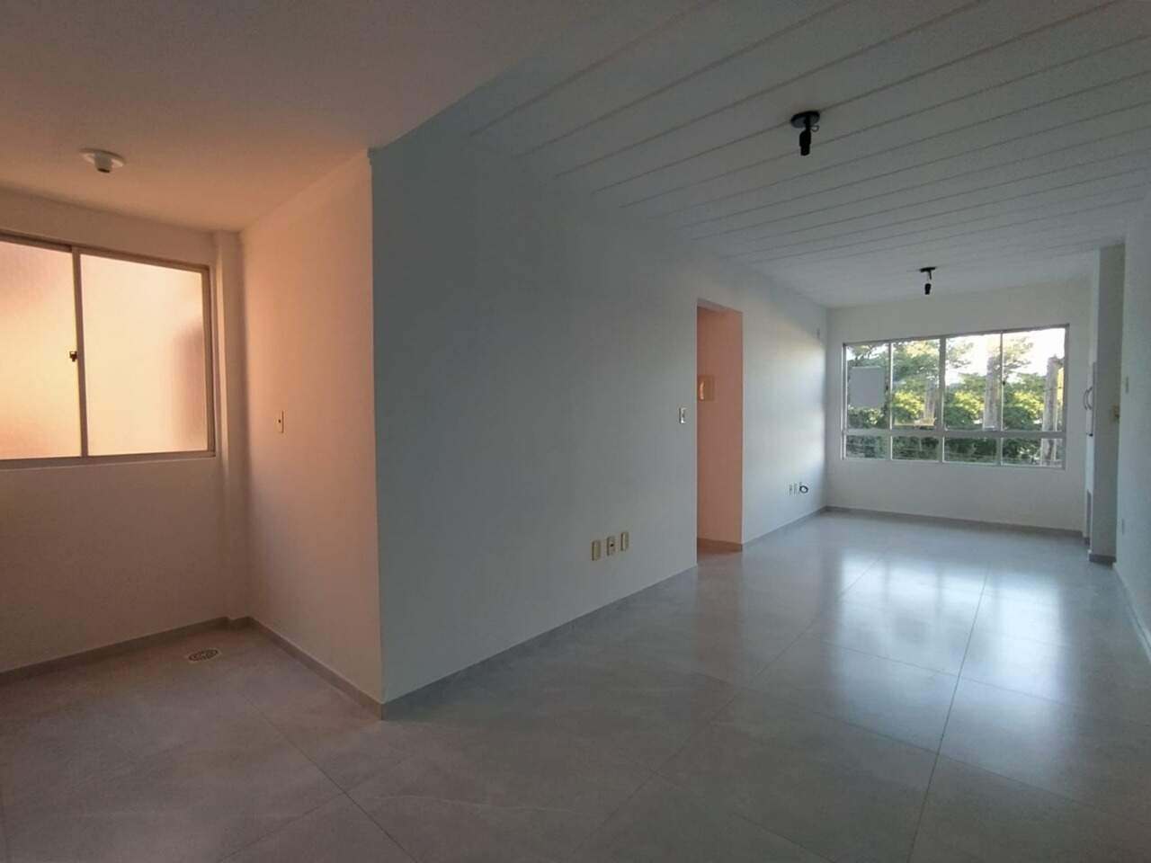 Apartamento à venda com 2 quartos, 55m² - Foto 3