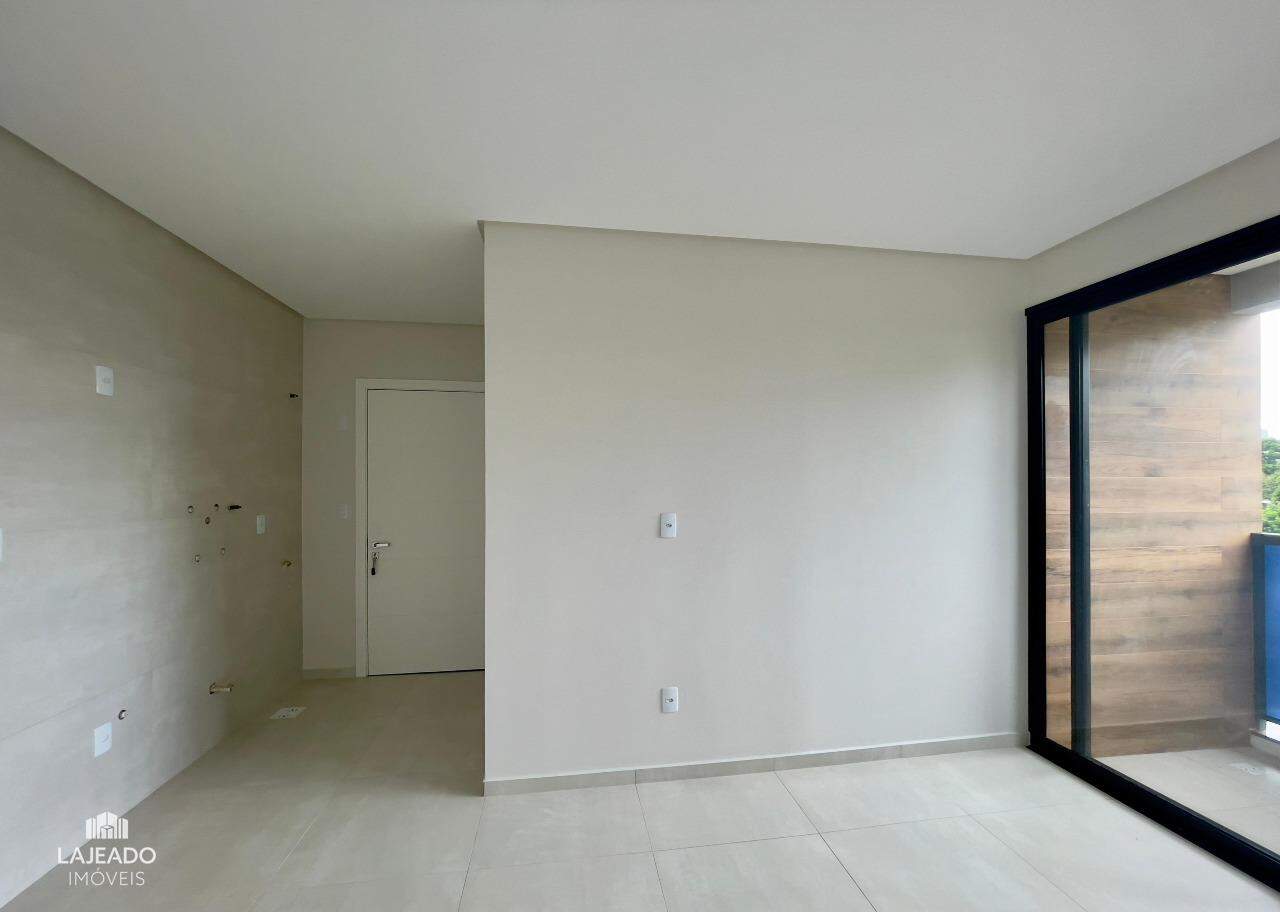 Apartamento à venda com 1 quarto, 34m² - Foto 2