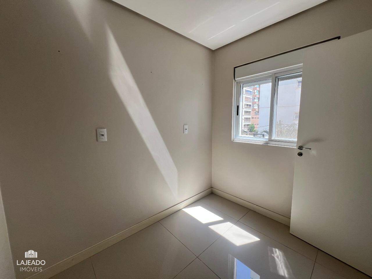 Apartamento à venda com 3 quartos, 166m² - Foto 25