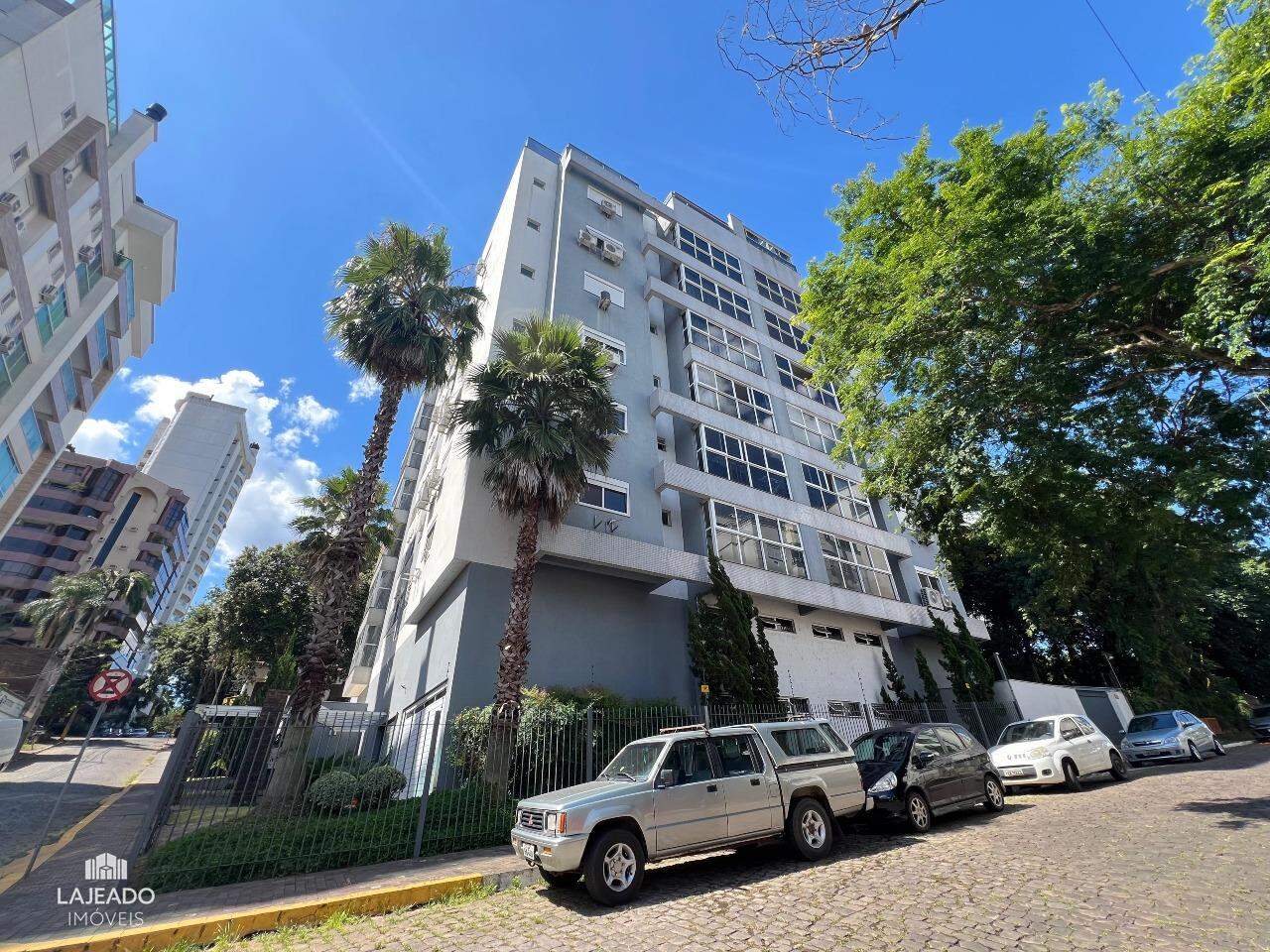 Apartamento à venda com 3 quartos, 166m² - Foto 1