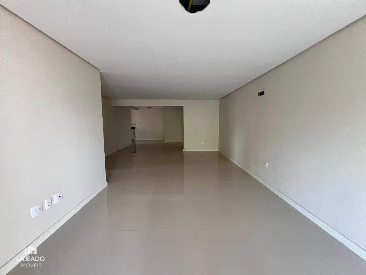 Apartamento à venda com 3 quartos, 166m² - Foto 8