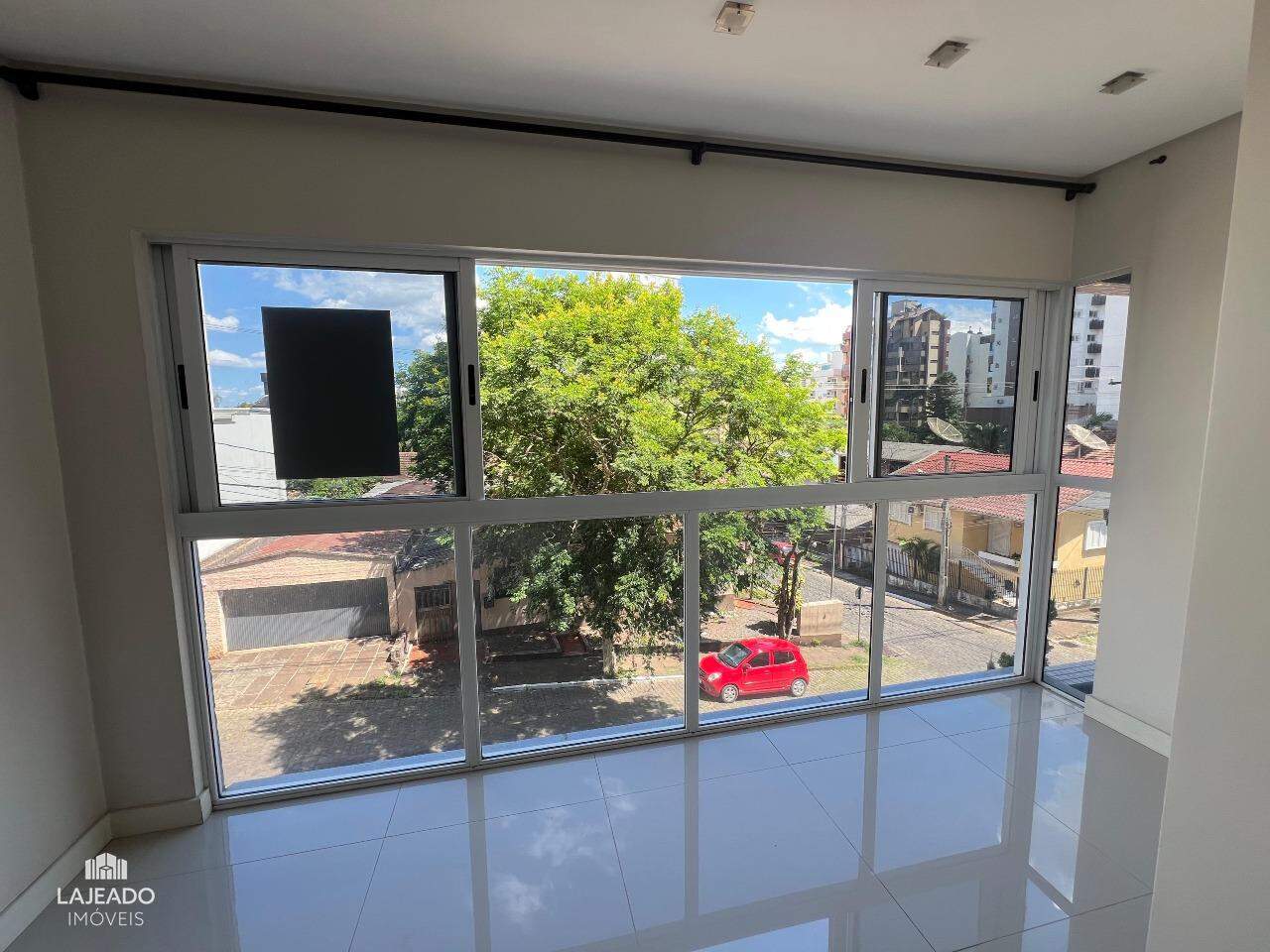 Apartamento à venda com 3 quartos, 166m² - Foto 3