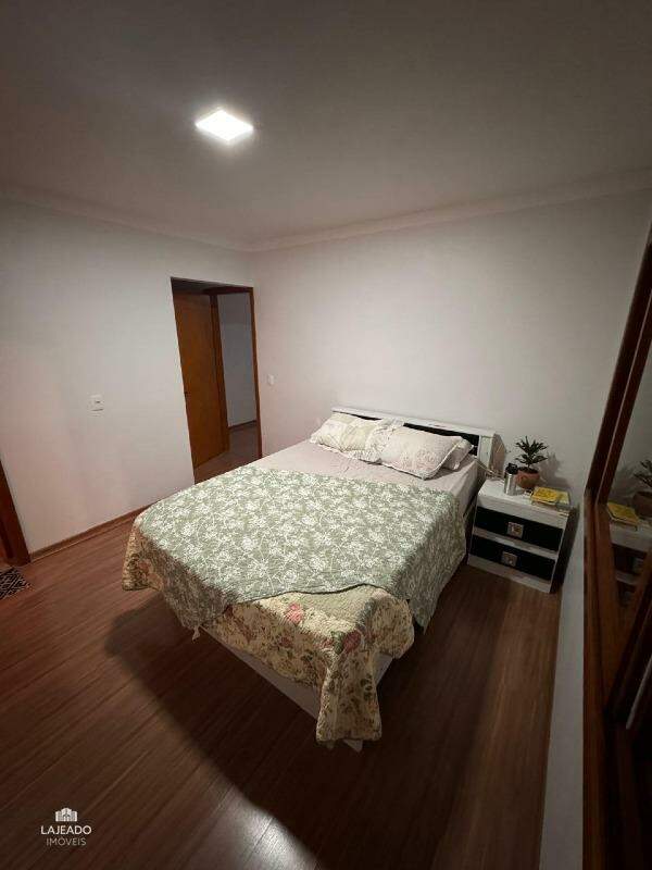 Casa à venda com 3 quartos, 182m² - Foto 9