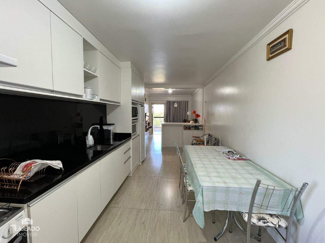 Apartamento à venda com 2 quartos, 65m² - Foto 2