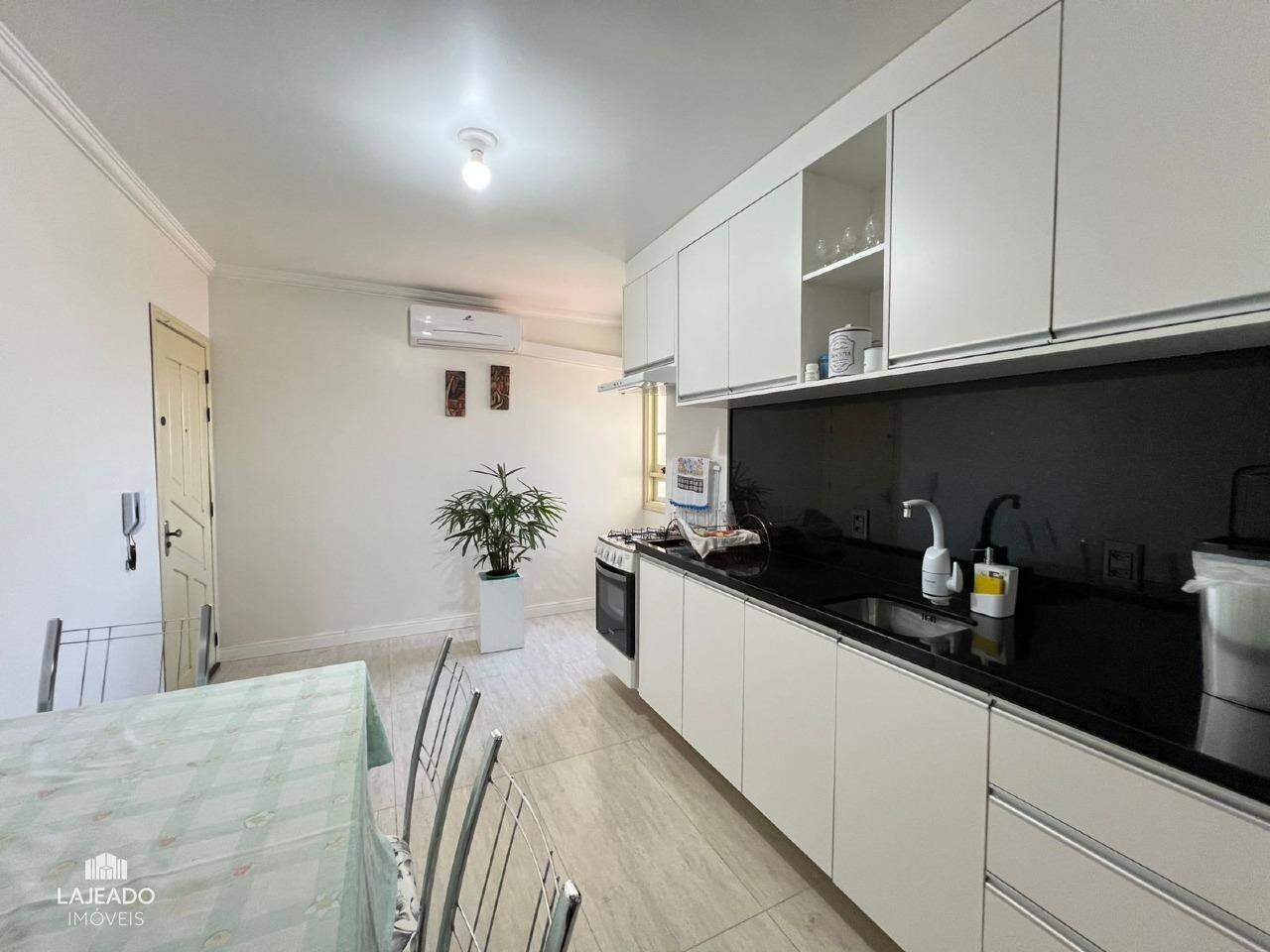 Apartamento à venda com 2 quartos, 65m² - Foto 4