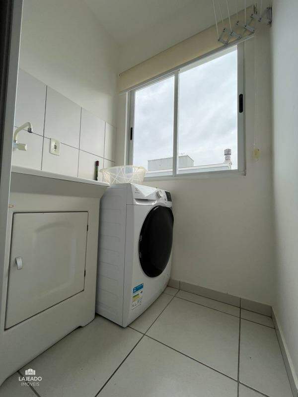 Apartamento à venda com 2 quartos, 67m² - Foto 6