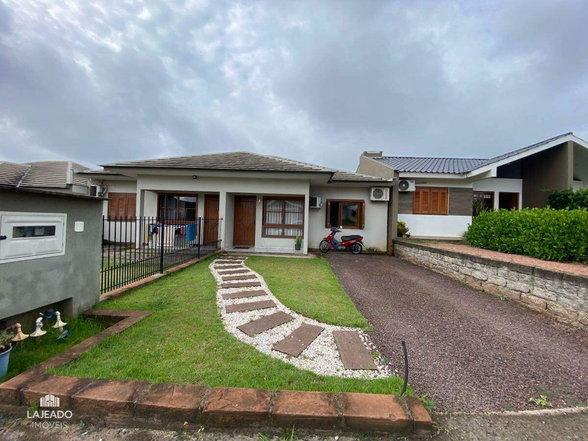 Casa à venda com 2 quartos, 65m² - Foto 1