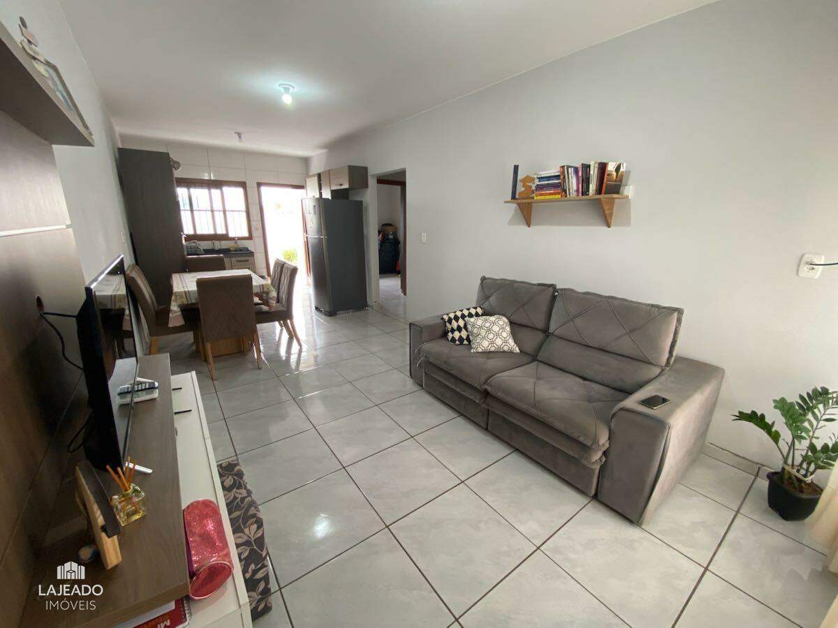 Casa à venda com 2 quartos, 65m² - Foto 2