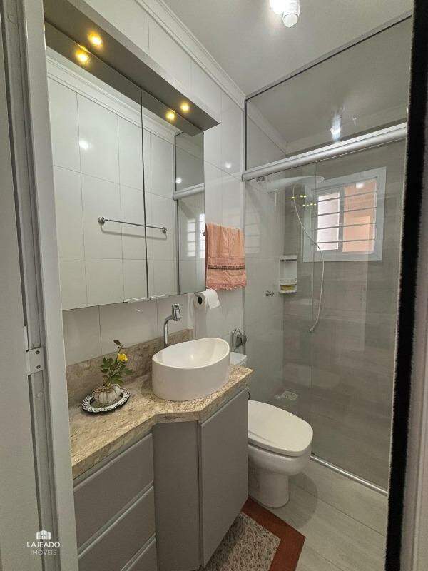 Casa à venda com 3 quartos, 198m² - Foto 13