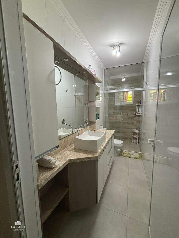 Casa à venda com 3 quartos, 198m² - Foto 22