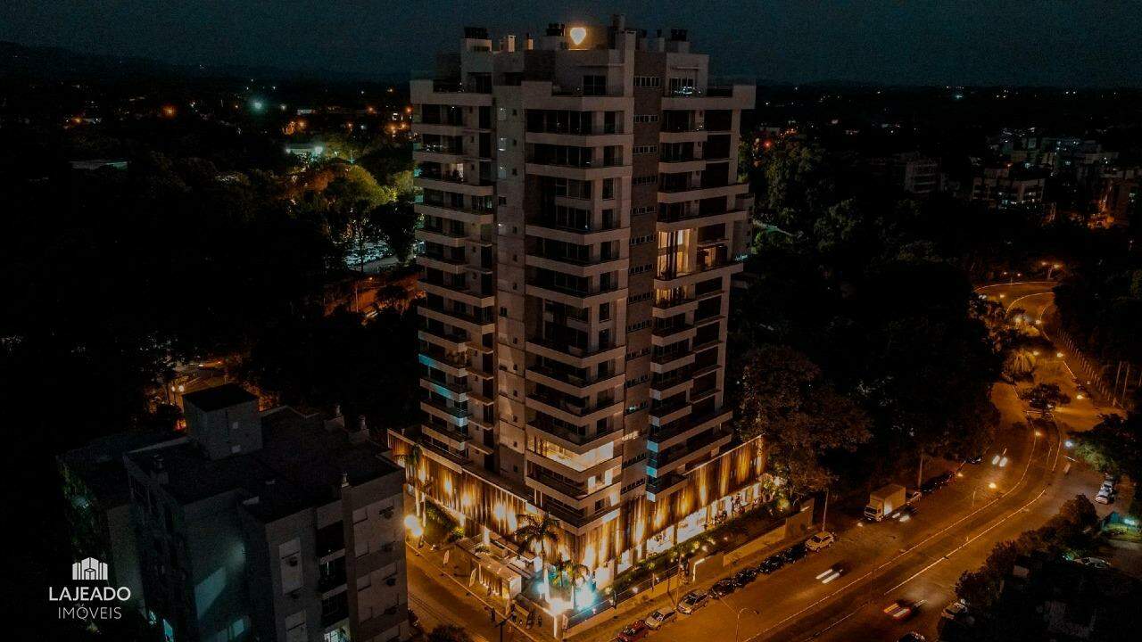 Apartamento à venda com 3 quartos, 162m² - Foto 2