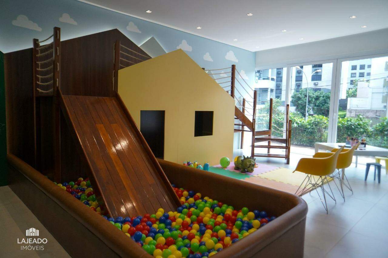 Apartamento à venda com 3 quartos, 162m² - Foto 5