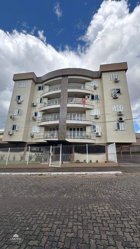 Casa Comercial à venda com 3 quartos, 100m² - Foto 1