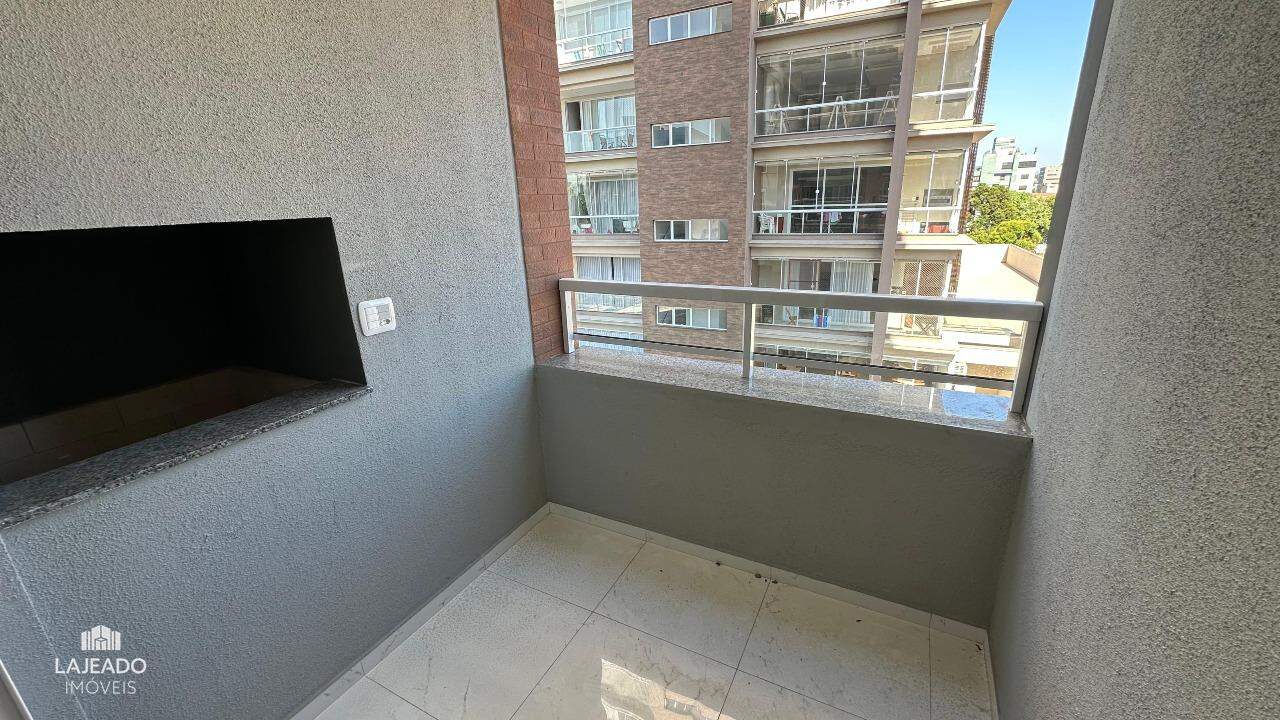 Apartamento à venda com 2 quartos, 72m² - Foto 4