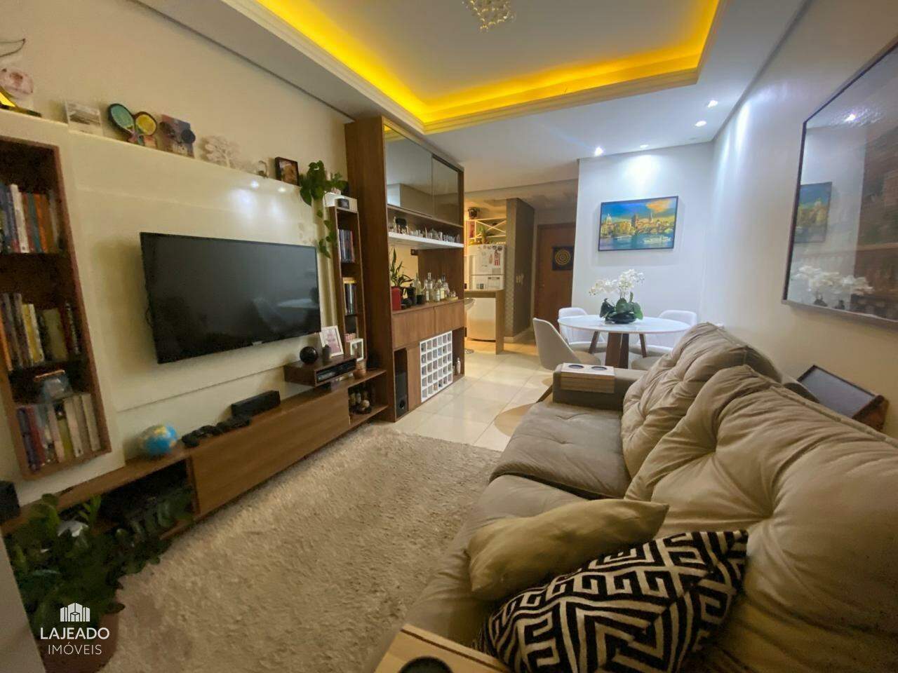 Apartamento à venda com 2 quartos, 80m² - Foto 1