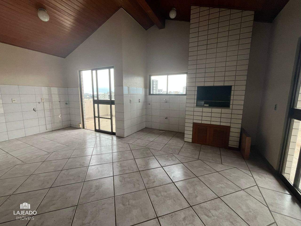 Cobertura, 3 quartos, 242 m² - Foto 3