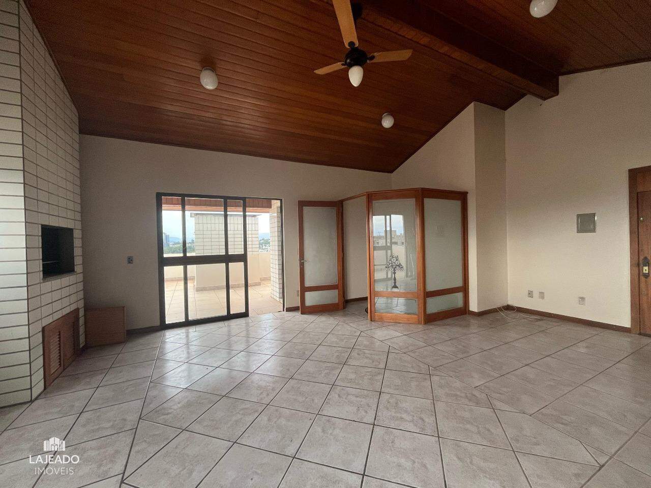 Cobertura, 3 quartos, 242 m² - Foto 2